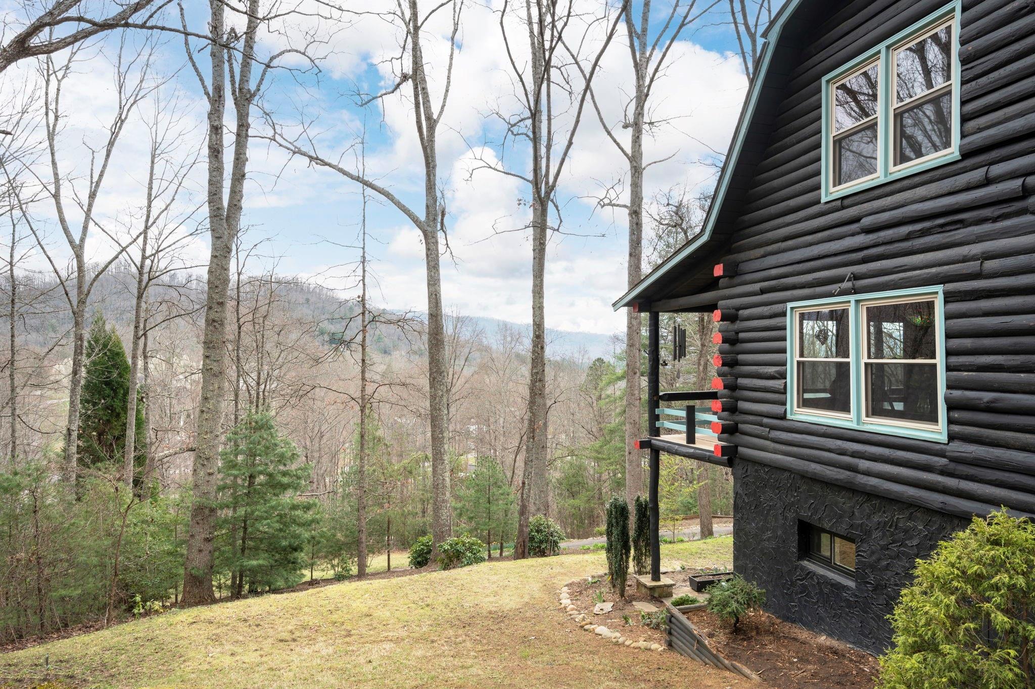 25 Dycus Drive Fairview NC 28730