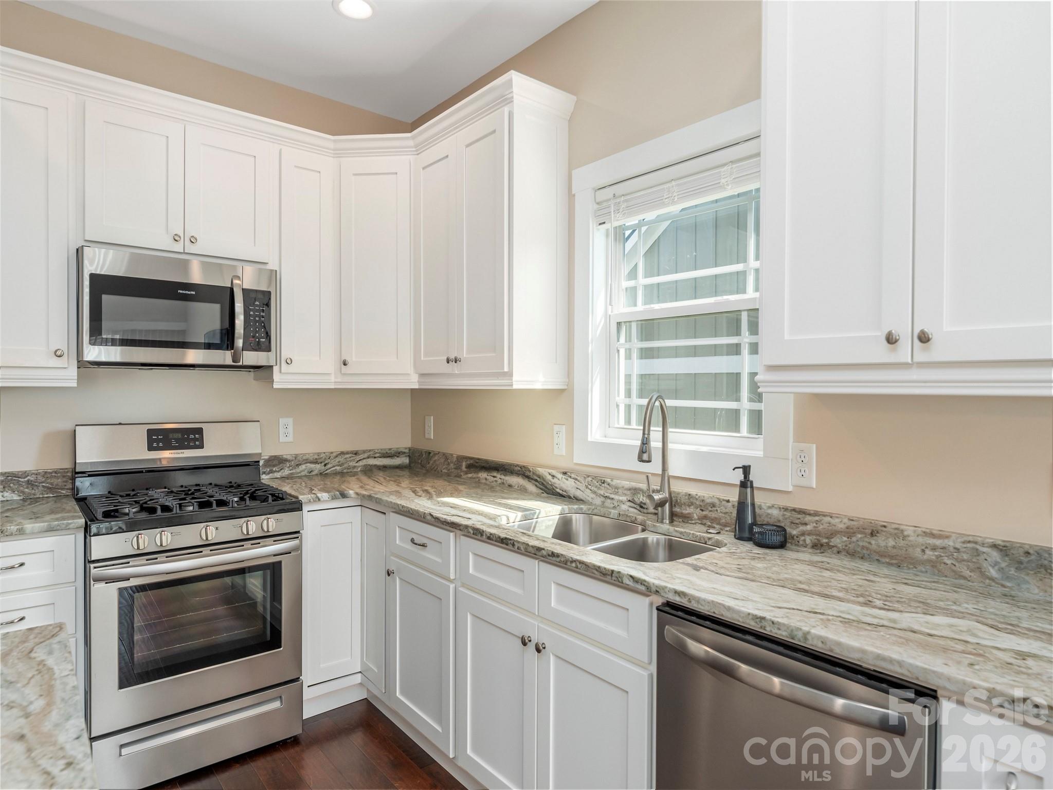 63 Leyland Circle Hendersonville NC 28792
