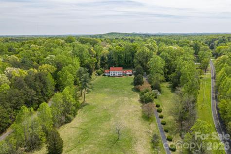 1233 General Hoke Drive Lincolnton NC 28092
