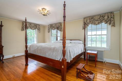 1233 General Hoke Drive Lincolnton NC 28092