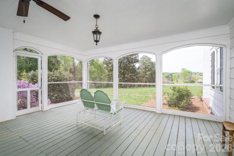 1233 General Hoke Drive Lincolnton NC 28092