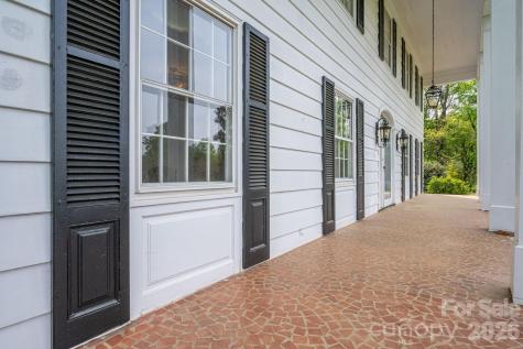 1233 General Hoke Drive Lincolnton NC 28092