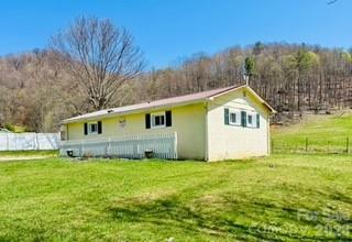 1638 Hughes Gap Road Bakersville NC 28705