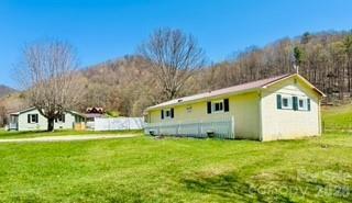 1638 Hughes Gap Road Bakersville NC 28705