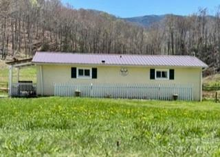 1638 Hughes Gap Road Bakersville NC 28705
