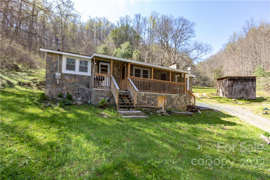 275 Lucy Lane Green Mountain NC 28740