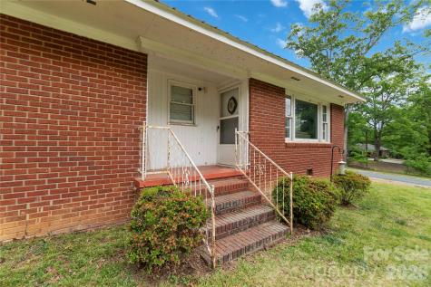 421 E Passaic Street Peachland NC 28133