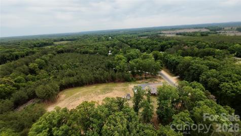 421 E Passaic Street Peachland NC 28133