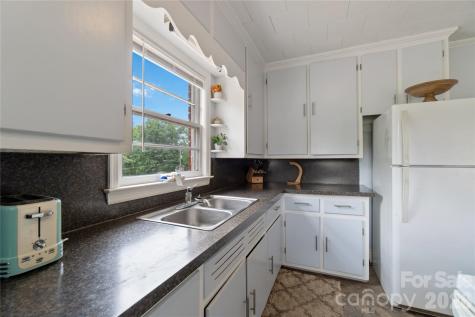 421 E Passaic Street Peachland NC 28133