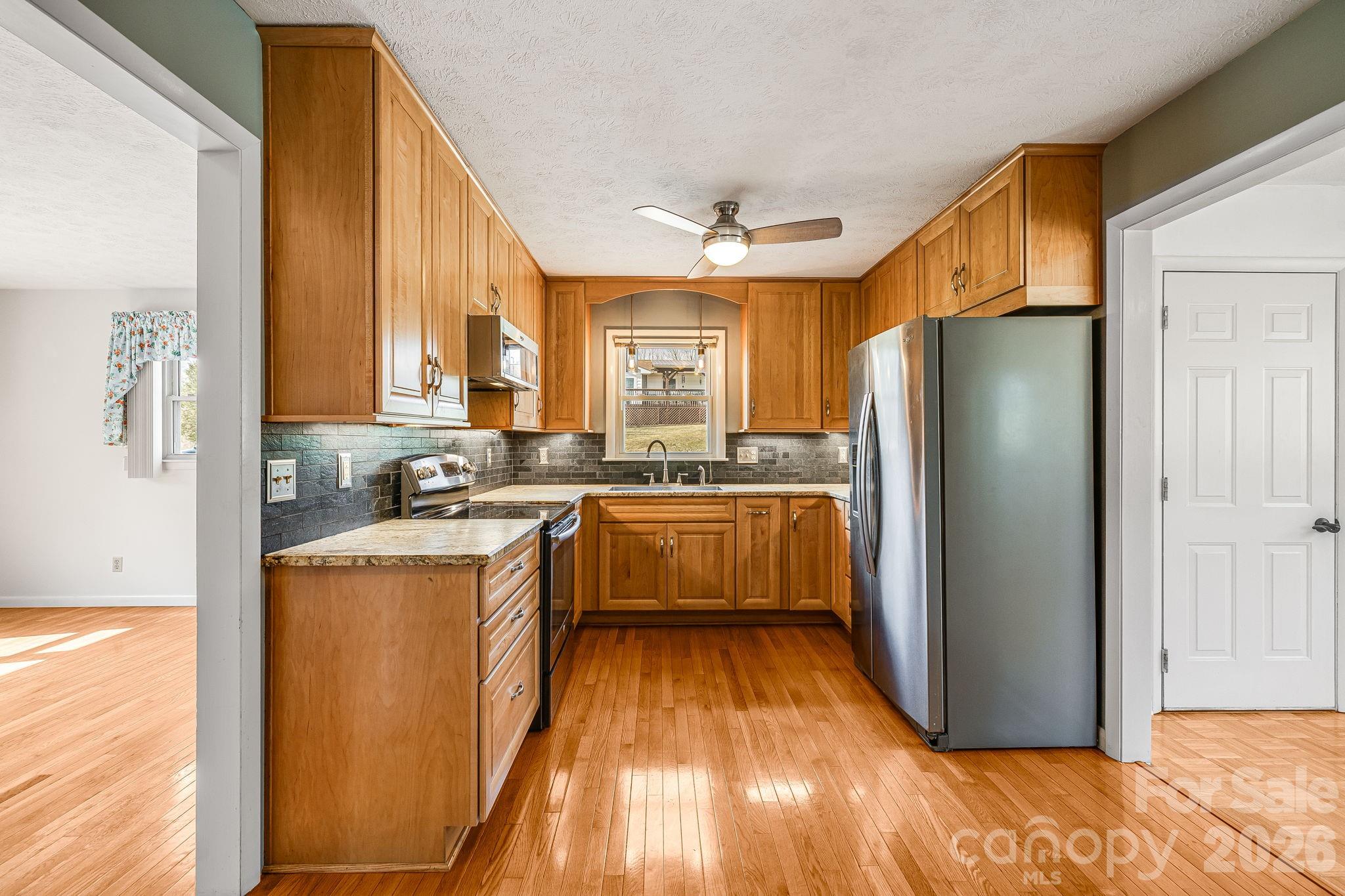 20 Ridge Cross Road Asheville NC 28805