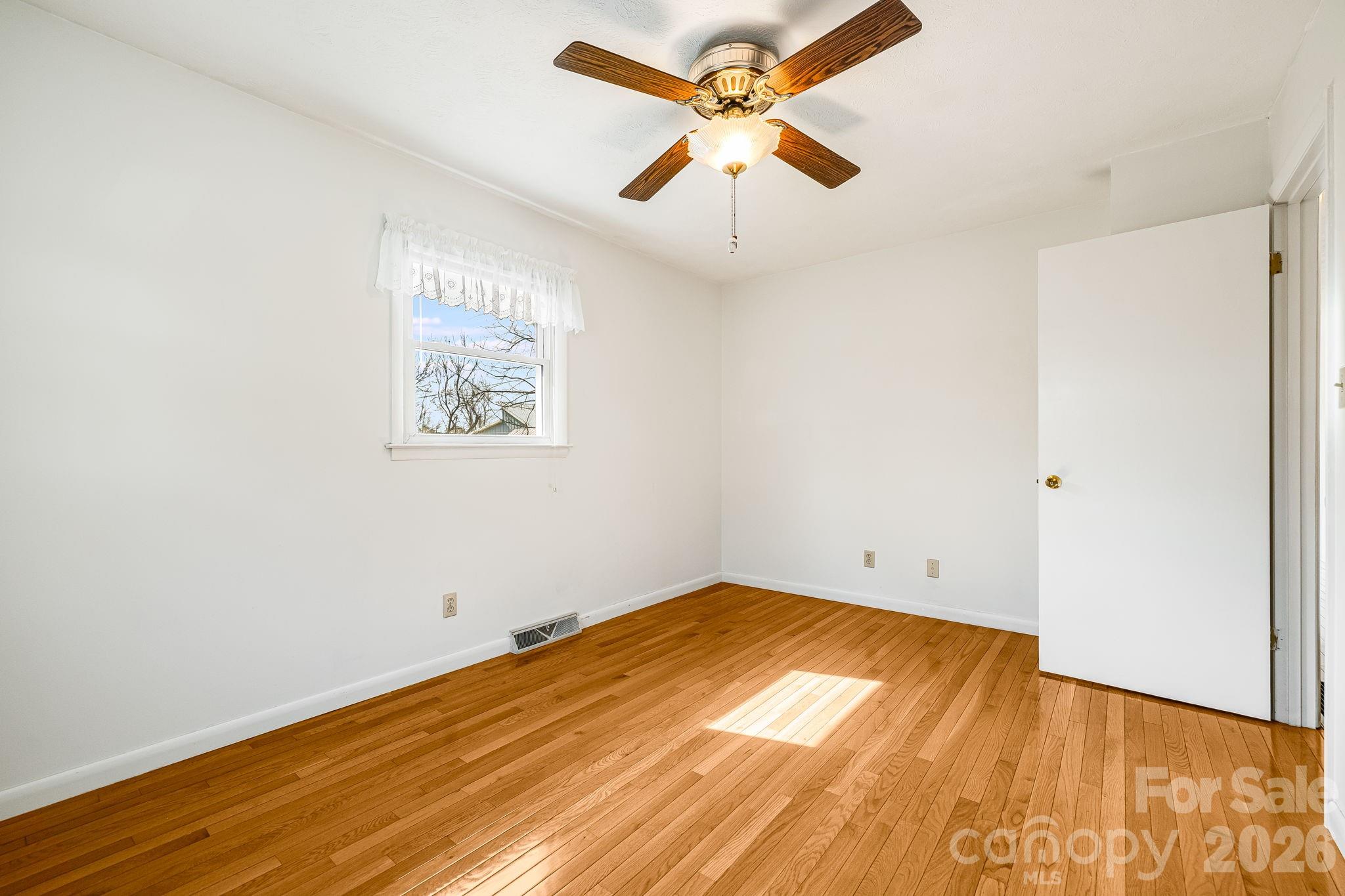 20 Ridge Cross Road Asheville NC 28805