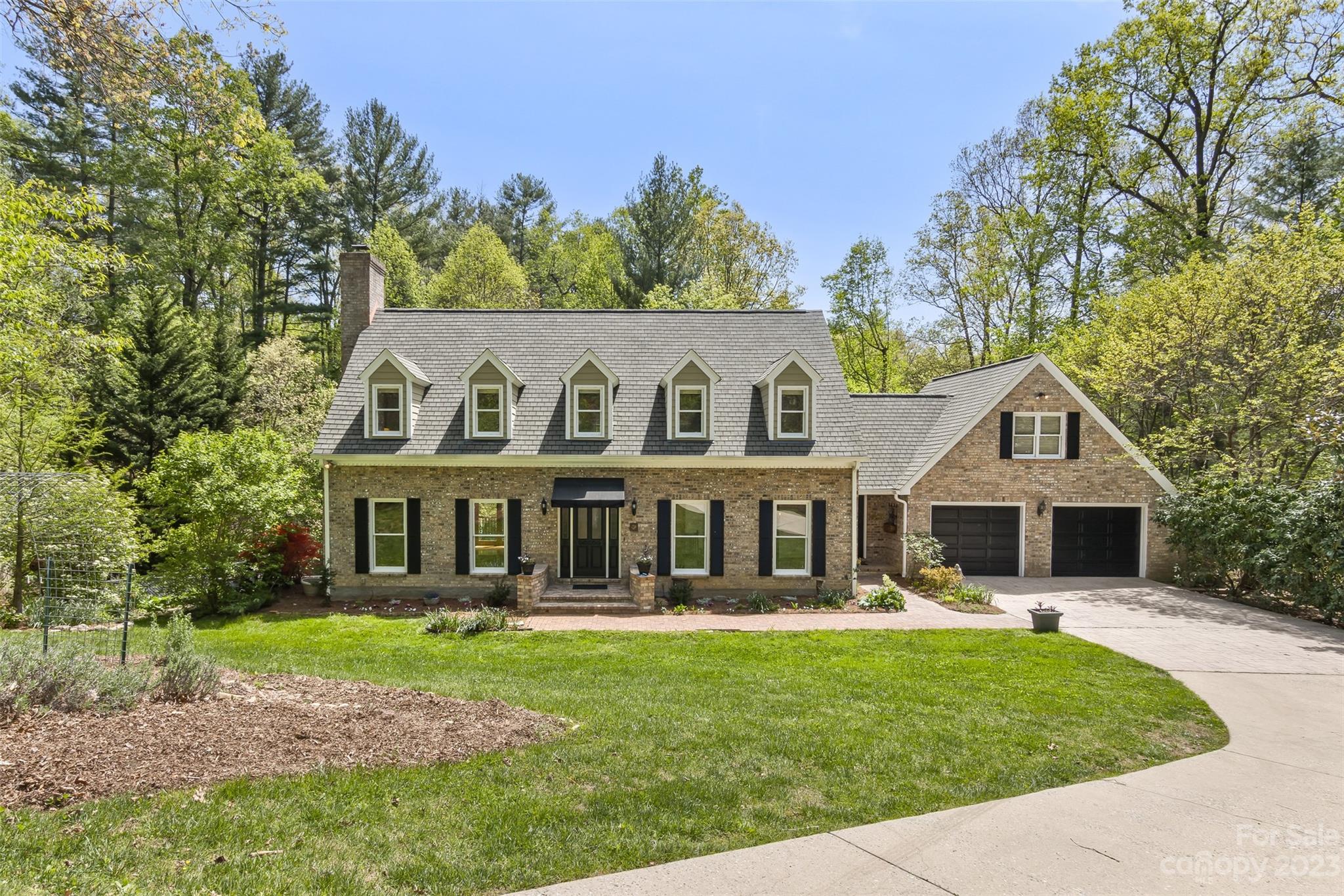 25 W Black Oak Drive Asheville NC 28804