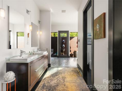 32 Brookline Drive Asheville NC 28803