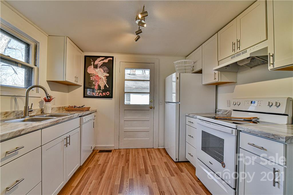 35 Oak Hill Drive Asheville NC 28806