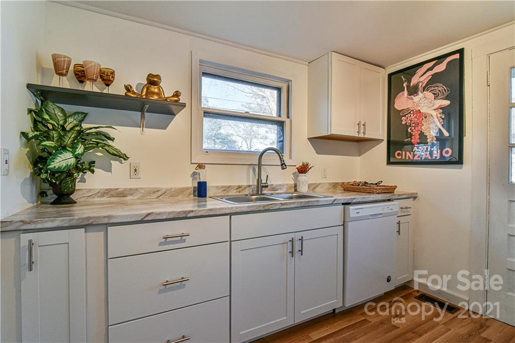 35 Oak Hill Drive Asheville NC 28806