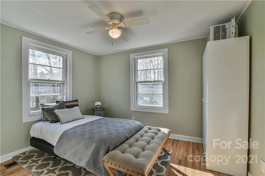 35 Oak Hill Drive Asheville NC 28806