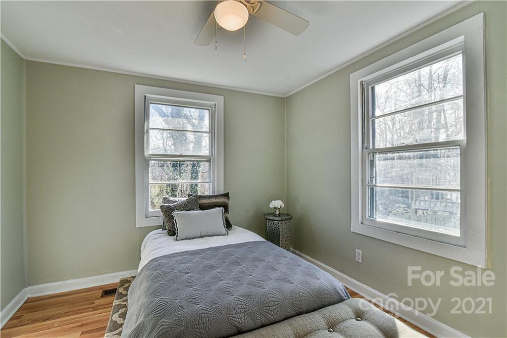 35 Oak Hill Drive Asheville NC 28806