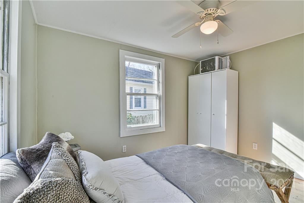 35 Oak Hill Drive Asheville NC 28806