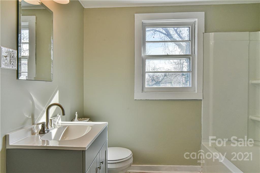 35 Oak Hill Drive Asheville NC 28806