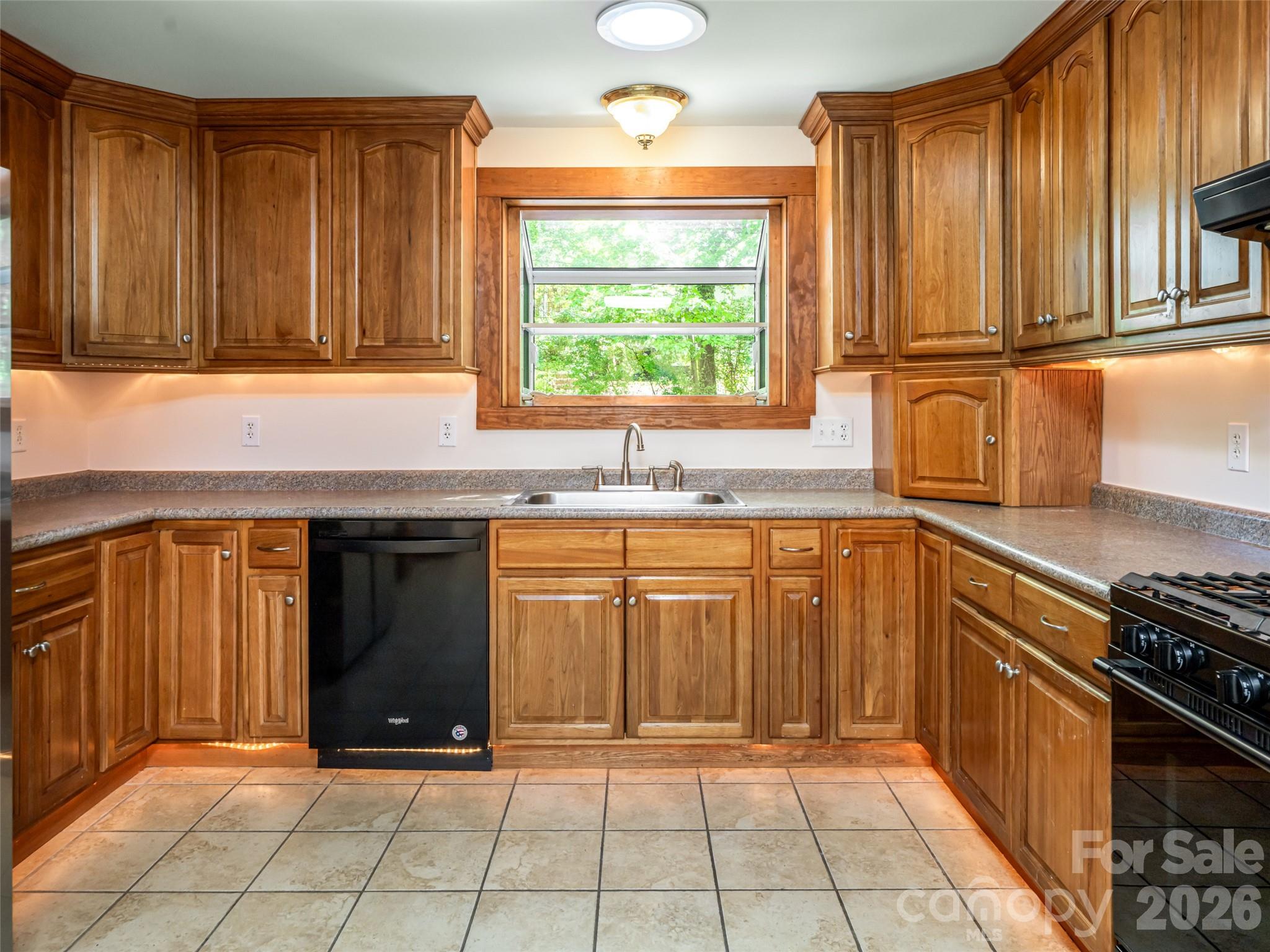 146 Fairmont Road Candler NC 28715