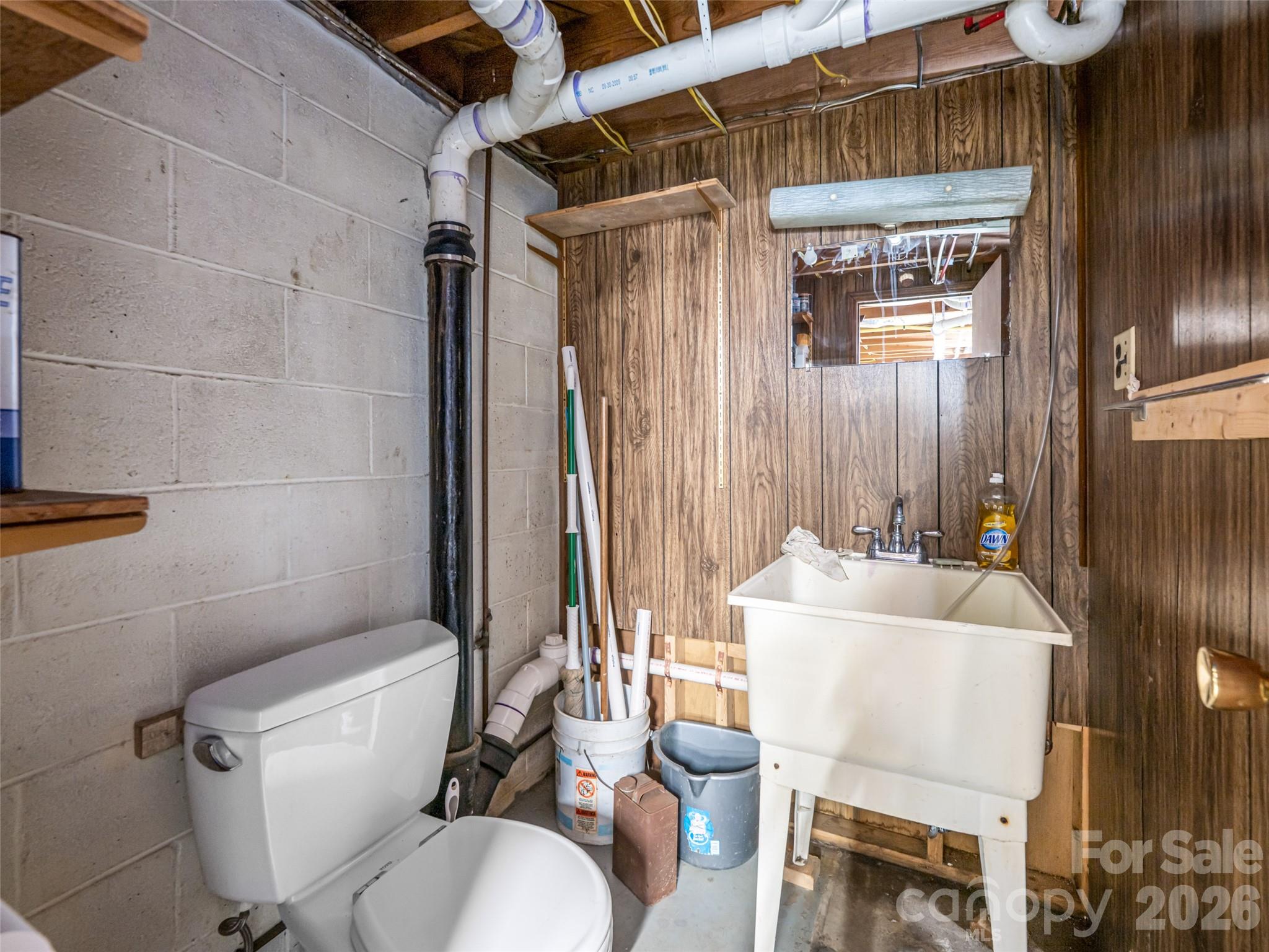 146 Fairmont Road Candler NC 28715
