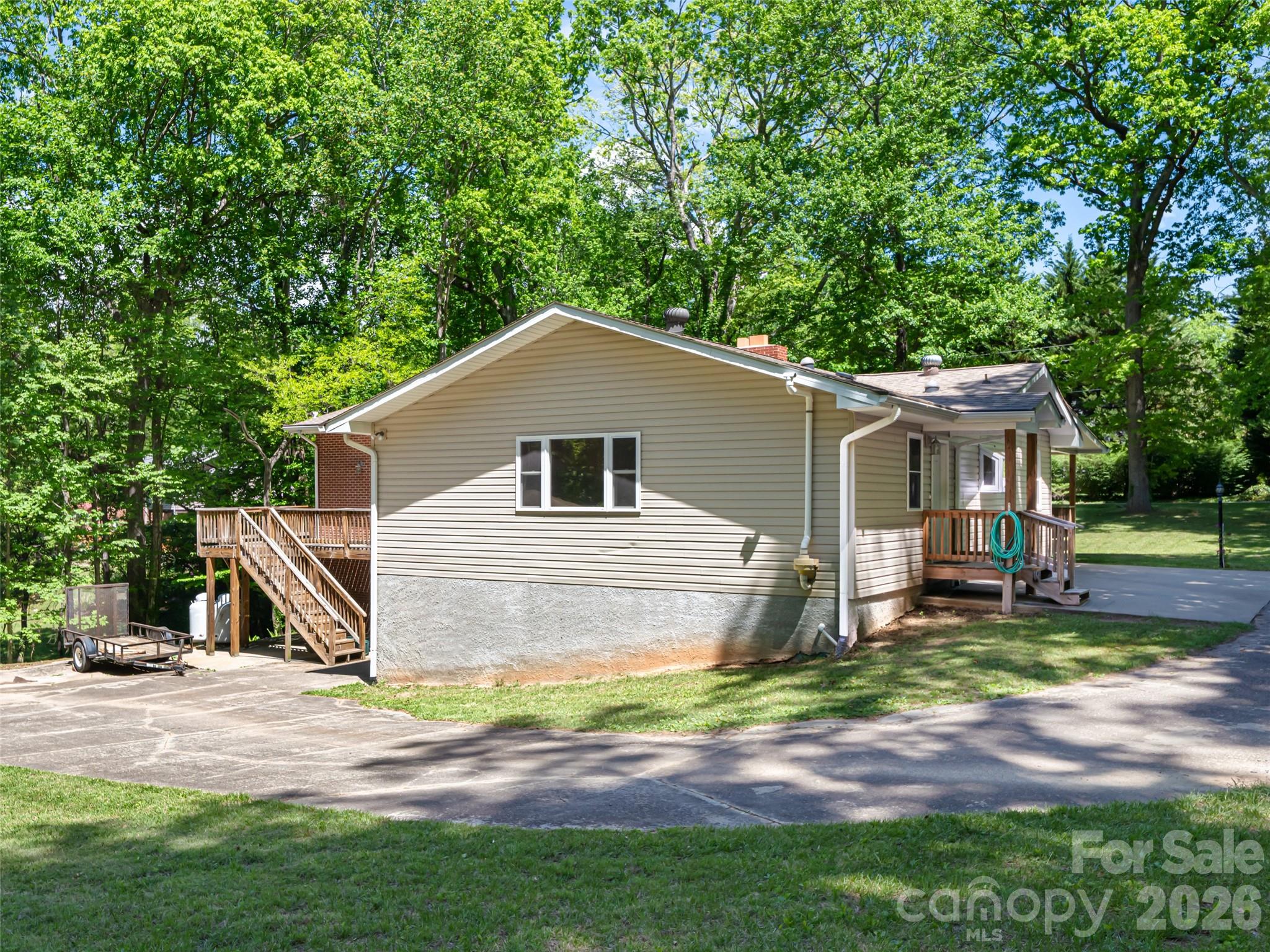 146 Fairmont Road Candler NC 28715