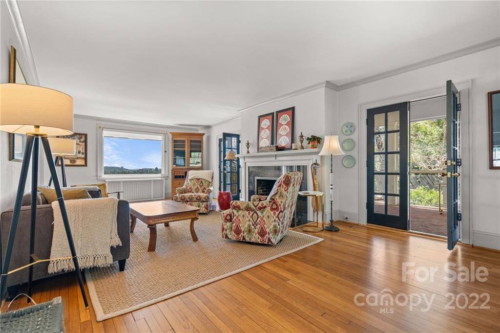 35 Elias Place Asheville NC 28804