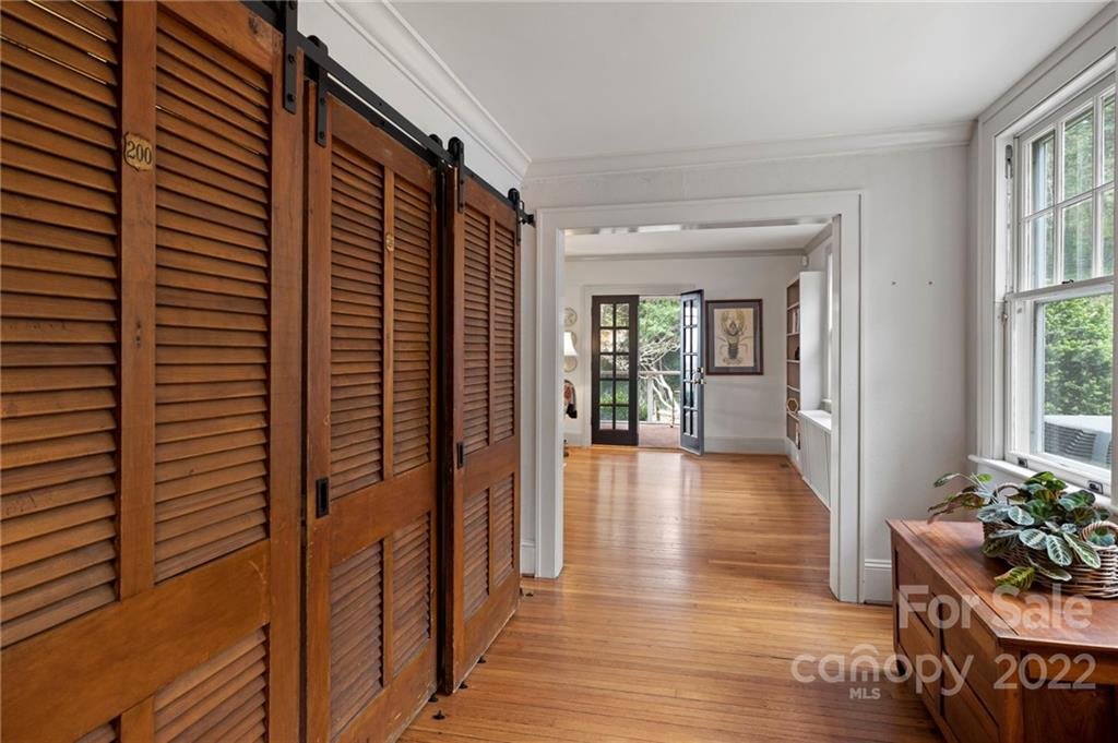 35 Elias Place Asheville NC 28804