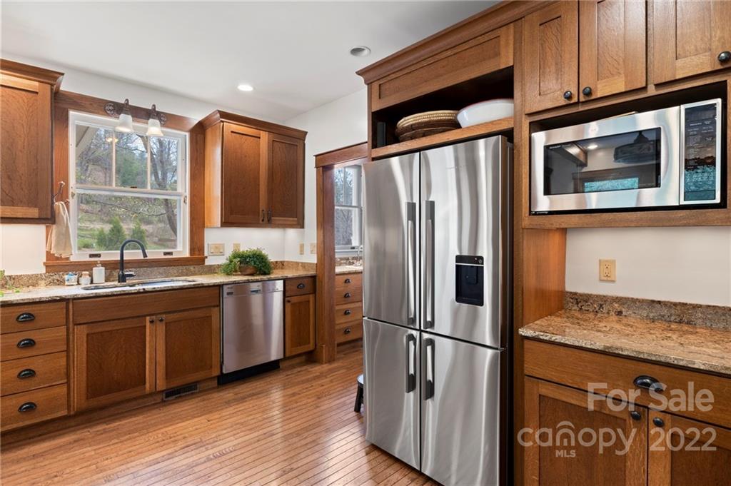 35 Elias Place Asheville NC 28804