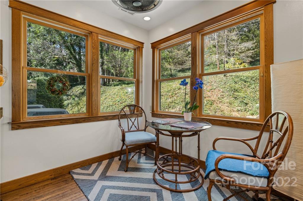 35 Elias Place Asheville NC 28804