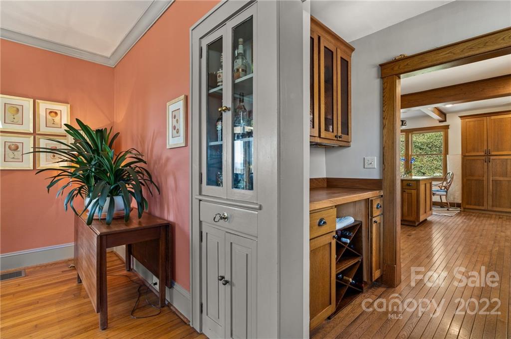 35 Elias Place Asheville NC 28804