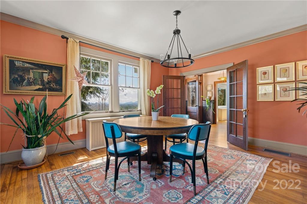 35 Elias Place Asheville NC 28804