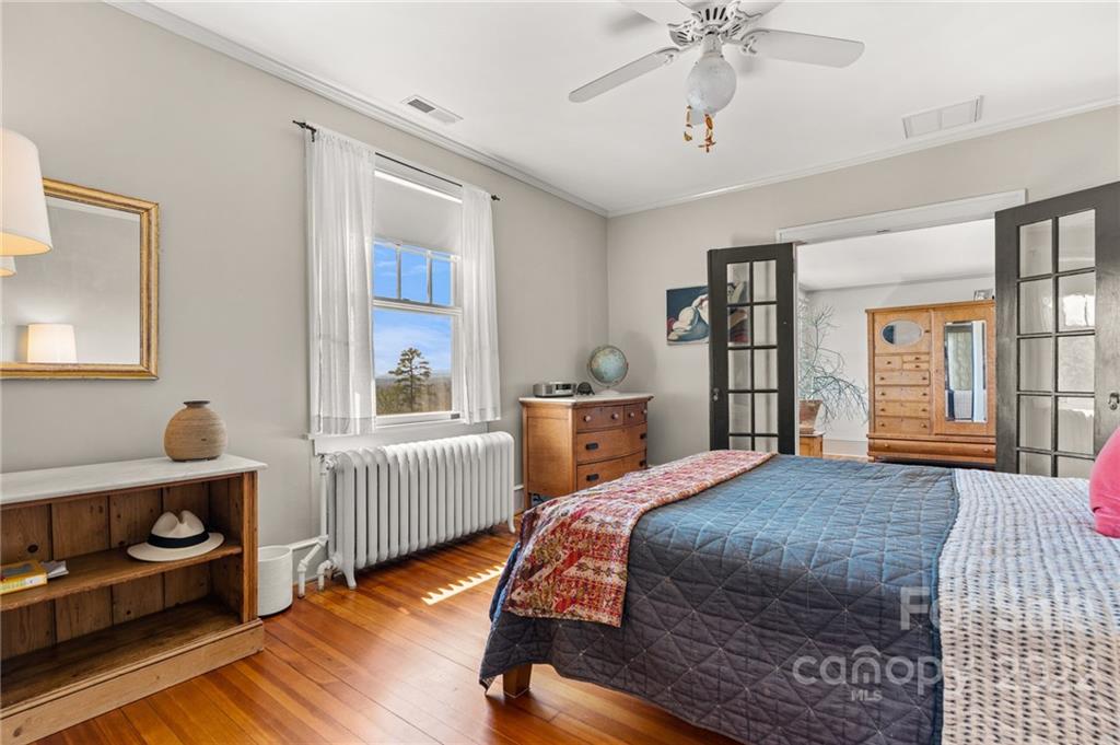 35 Elias Place Asheville NC 28804