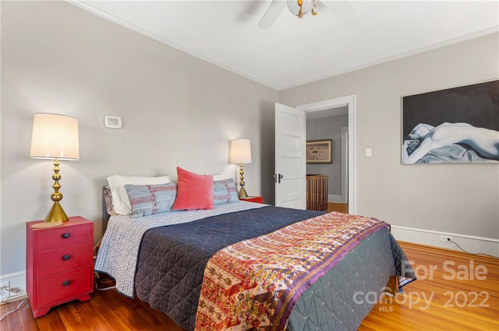 35 Elias Place Asheville NC 28804