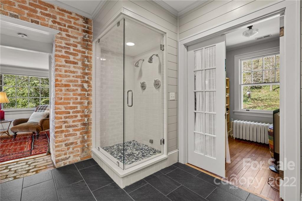 35 Elias Place Asheville NC 28804