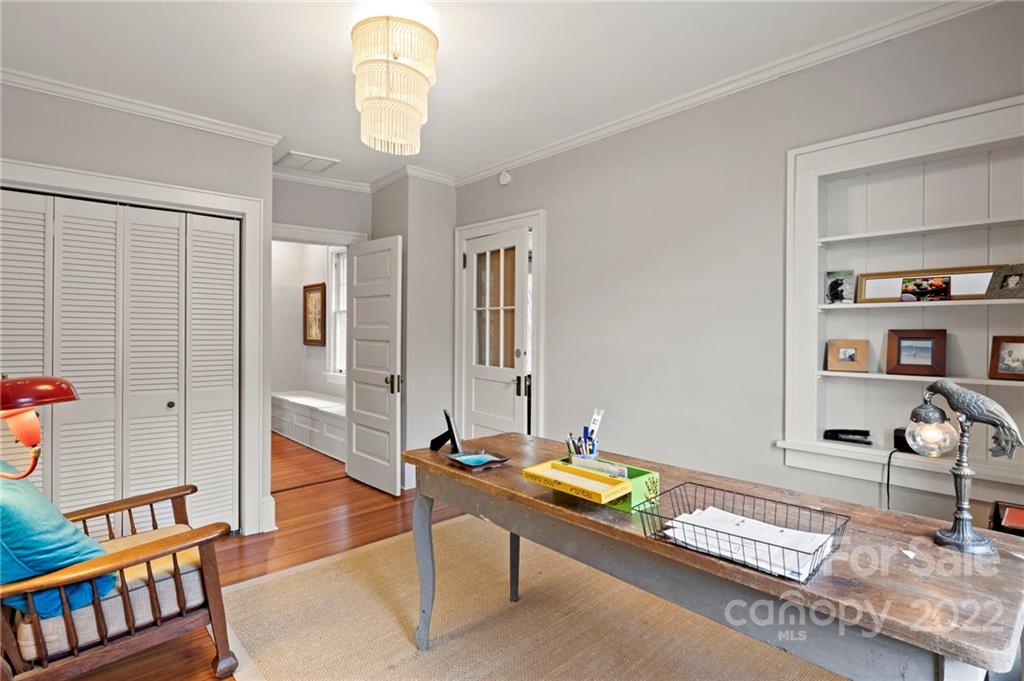 35 Elias Place Asheville NC 28804