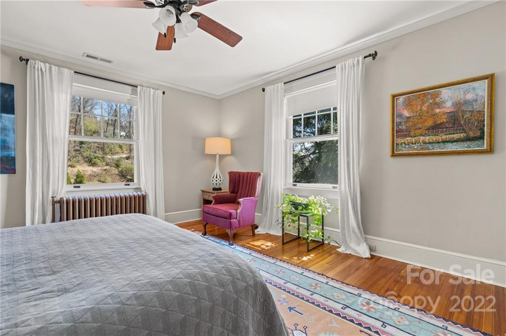 35 Elias Place Asheville NC 28804