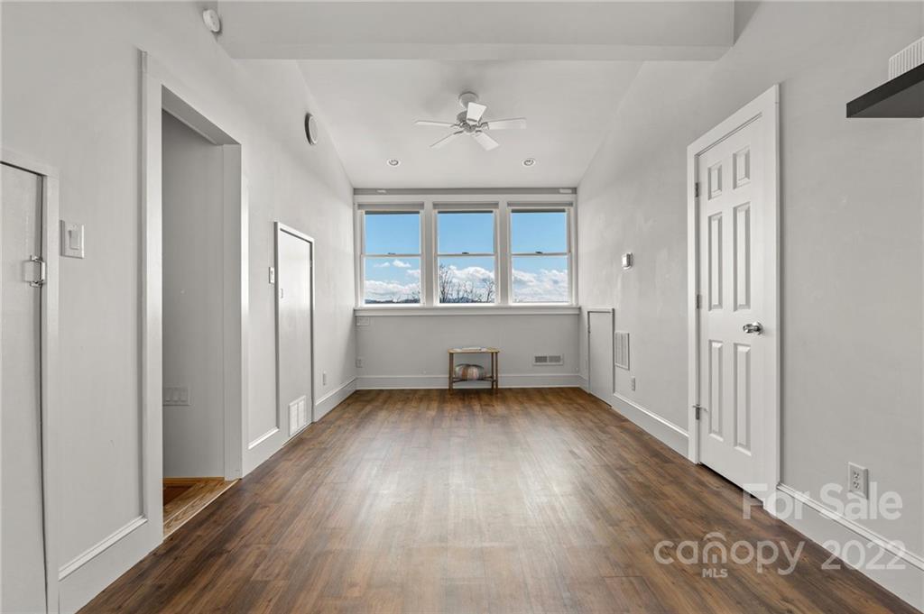 35 Elias Place Asheville NC 28804