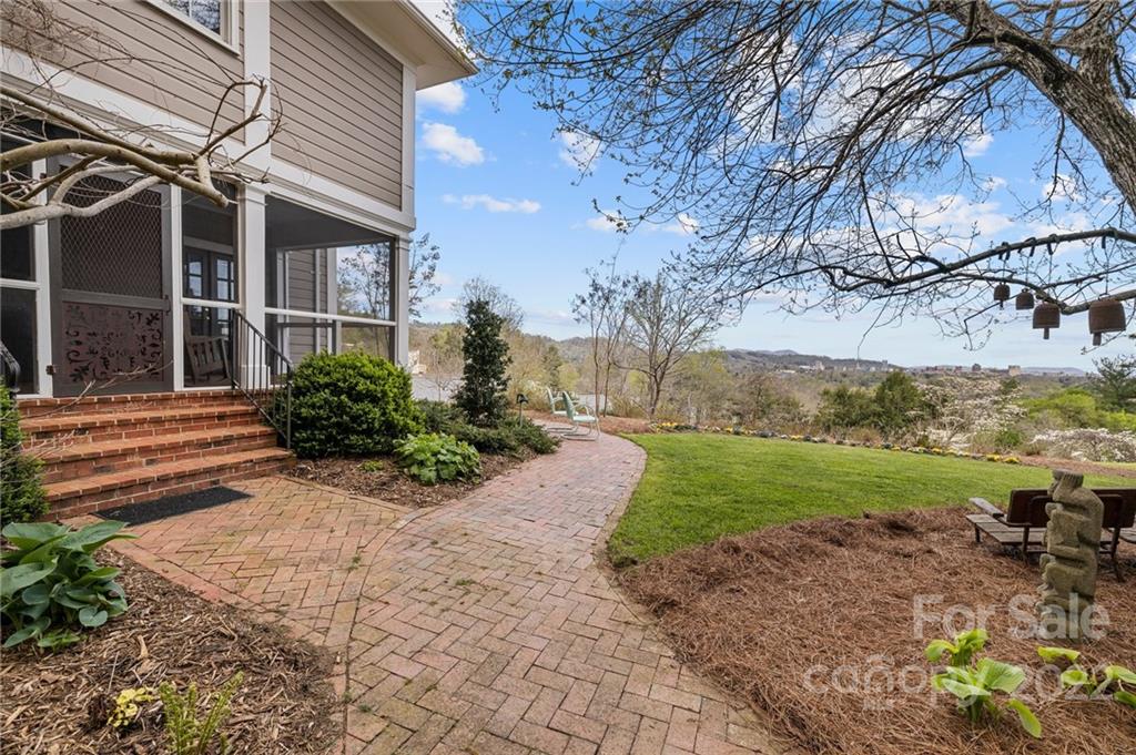35 Elias Place Asheville NC 28804