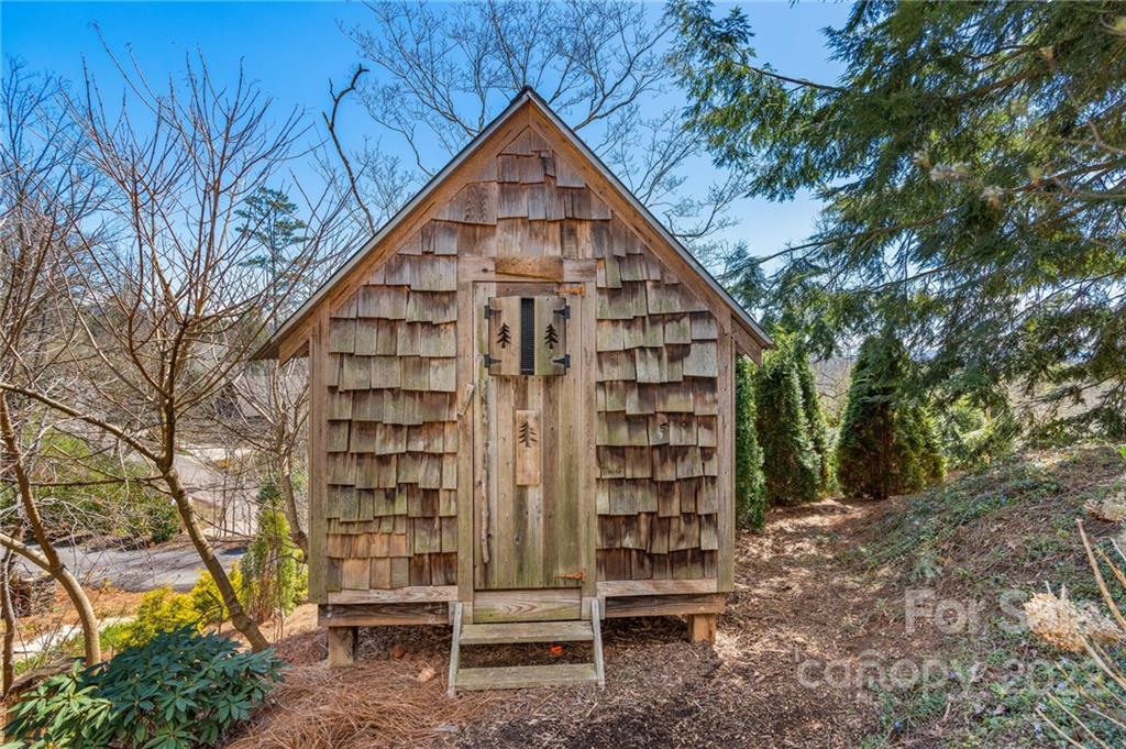35 Elias Place Asheville NC 28804