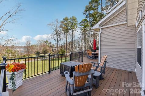 9484 Riviera Drive Sherrills Ford NC 28673