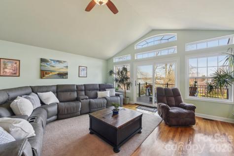 9484 Riviera Drive Sherrills Ford NC 28673