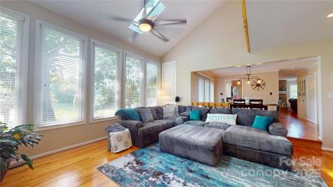 95 Lake Club Lane Nebo NC 28761