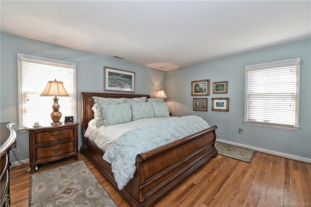 2728 Creekbed Lane Charlotte NC 28210