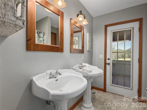 44 Tibi Lane Waynesville NC 28785