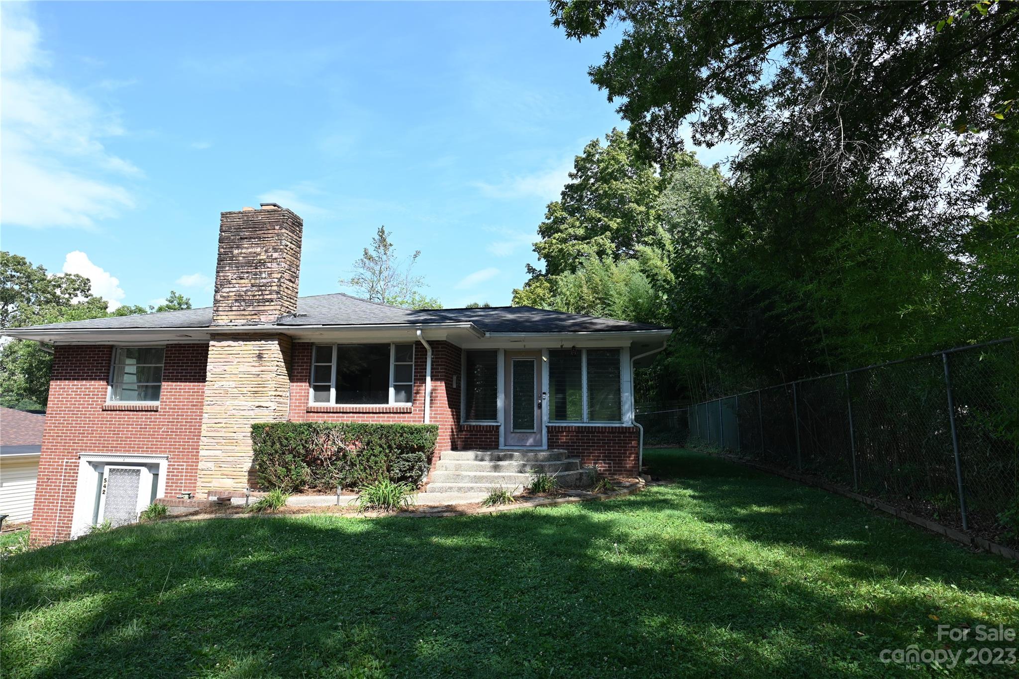 542 9th Street NW Hickory NC 28601