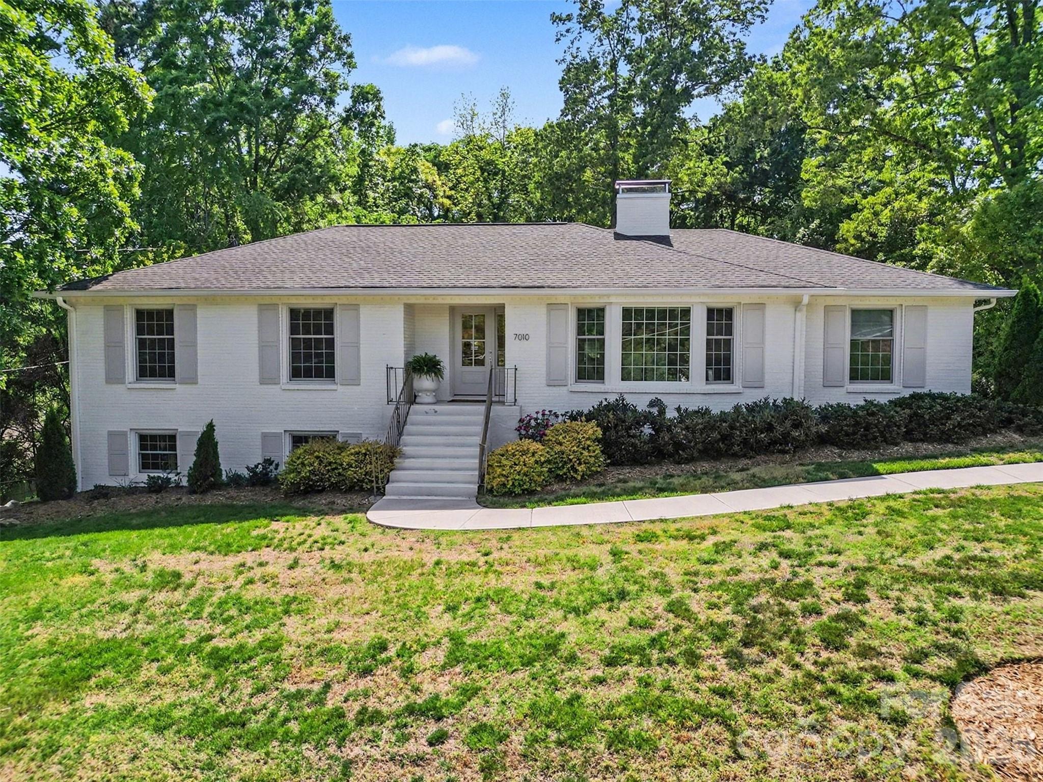 7010 Terrace Drive Charlotte NC 28211