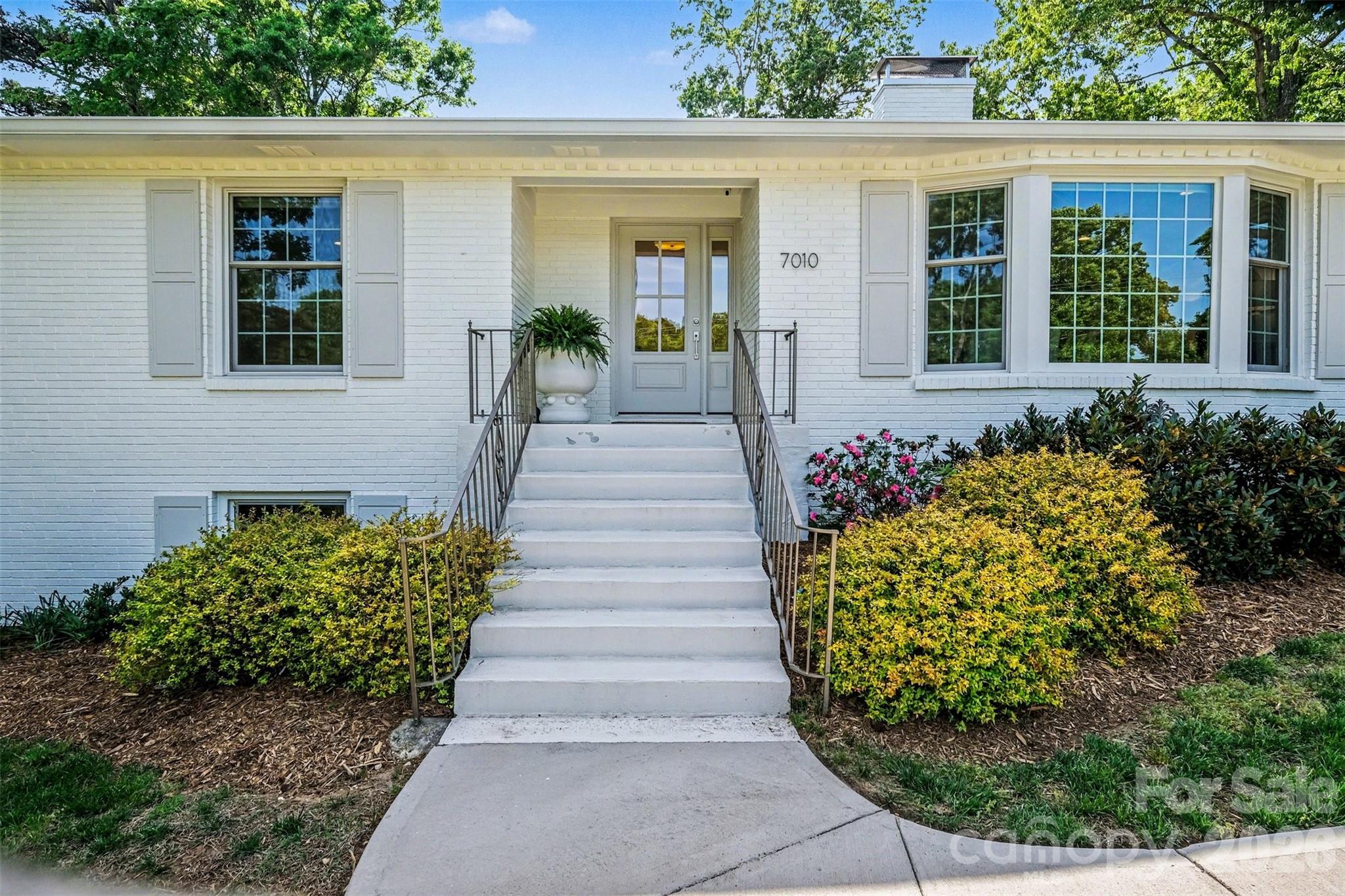7010 Terrace Drive Charlotte NC 28211