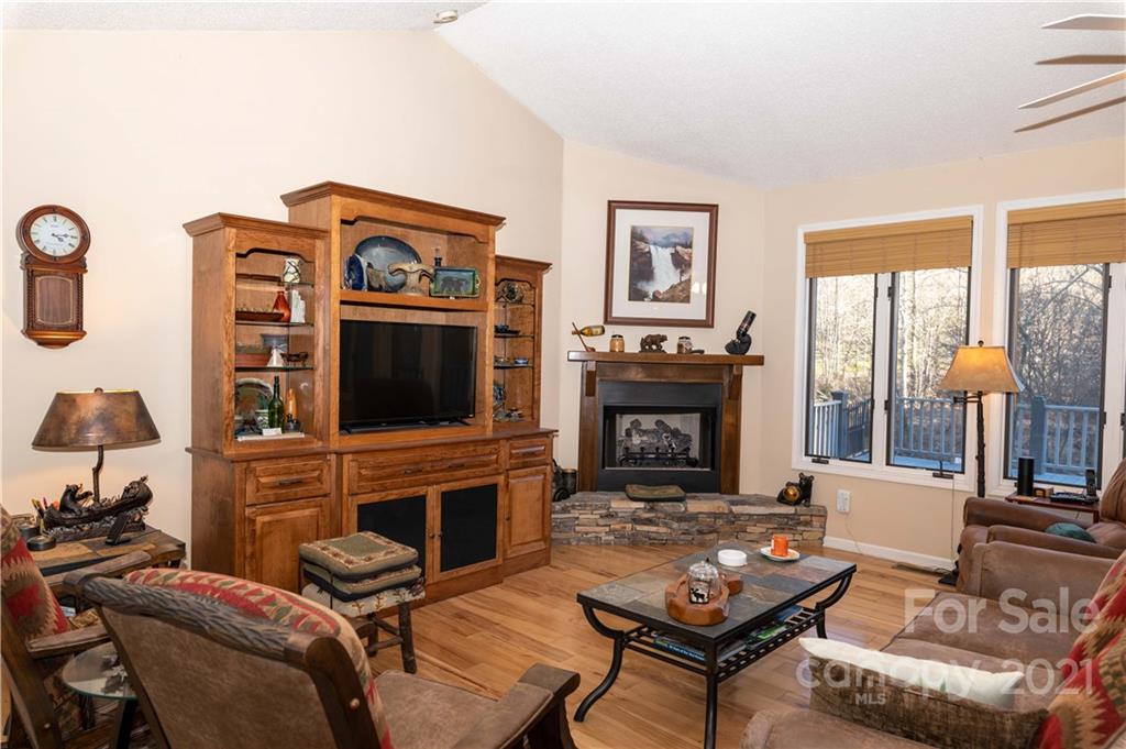 179 Riverlinks Drive Burnsville NC 28714