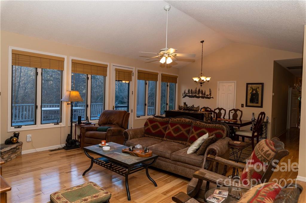 179 Riverlinks Drive Burnsville NC 28714